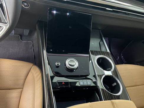 Used 2025 Cadillac Escalade Premium Luxury RWD image 11