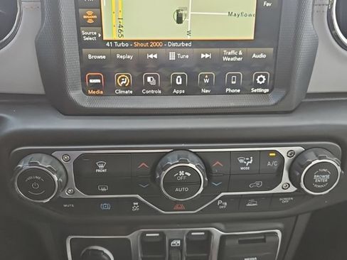 Used 2022 Jeep Wrangler Unlimited Sahara AWD/4WD image 11
