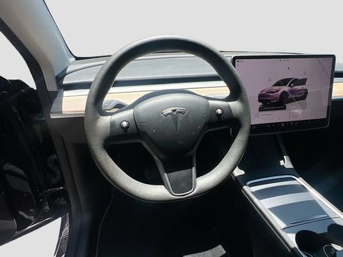 Used 2023 Tesla Model Y Long Range AWD/4WD image 11