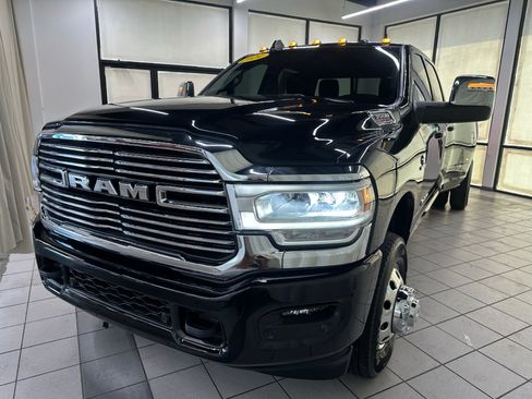 Used 2024 RAM 3500 Laramie AWD/4WD image 11