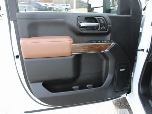 Used 2022 Chevrolet Silverado 2500 High Country image 12