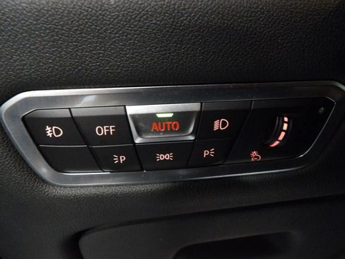 Used 2021 BMW X7 xDrive40i w/ M Sport Package AWD/4WD image 36
