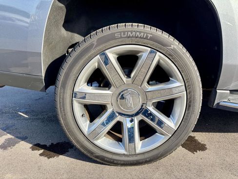 Used 2018 Cadillac Escalade Luxury image 45