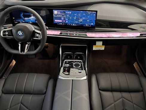 Used 2026 BMW i7 xDrive60 w/ Executive Package RWD image 15