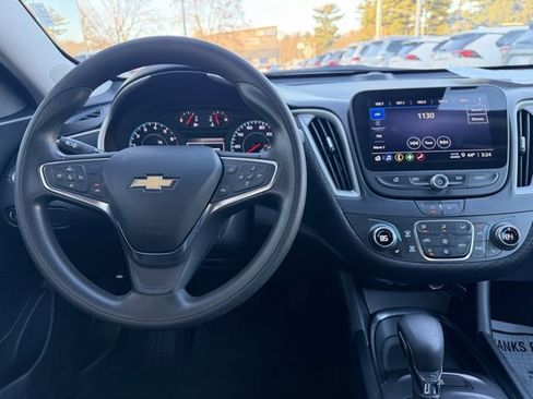 Used 2023 Chevrolet Malibu LT image 18