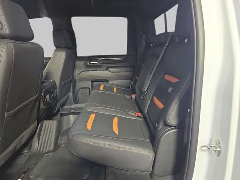 Used 2024 GMC Sierra 2500 AT4 w/ AT4 Preferred Package AWD/4WD image 15