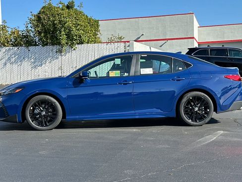 New 2026 Toyota Camry SE image 5