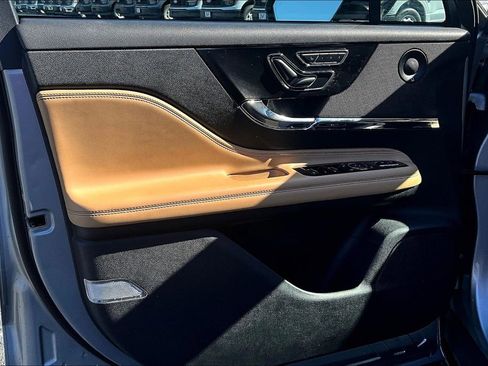 Certified 2023 Lincoln Corsair Reserve w/ Equipment Group 202A image 23