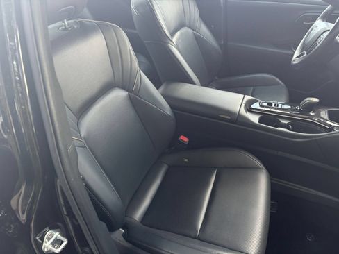 Used 2025 Toyota Crown AWD/4WD image 36