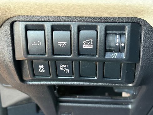 Used 2021 Subaru Ascent Limited w/ Technology Package image 20