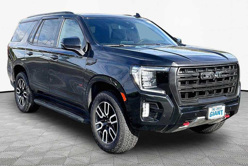 Used 2023 GMC Yukon AT4 w/ Technology Package AWD/4WD image 3