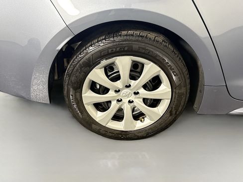 Used 2024 Toyota Corolla LE FWD image 32