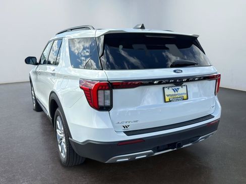 Used 2025 Ford Explorer Active w/ Active Comfort Package AWD/4WD image 3