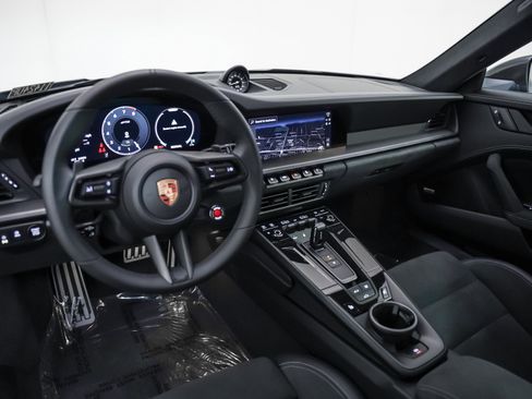 Used 2025 Porsche 911 Carrera 4 GTS image 14