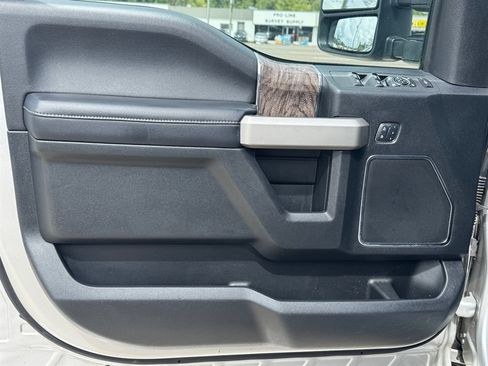 Used 2017 Ford F350 Lariat w/ Lariat Ultimate Package image 12