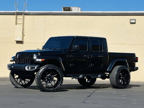 Used 2022 Jeep Gladiator Sport AWD/4WD image 4