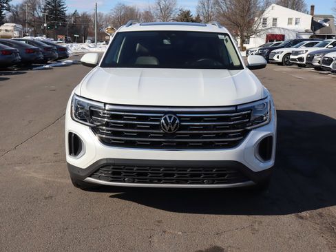 Used 2024 Volkswagen Atlas SEL image 2