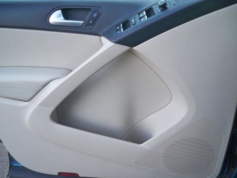 Used 2017 Volkswagen Tiguan Wolfsburg Edition image 15