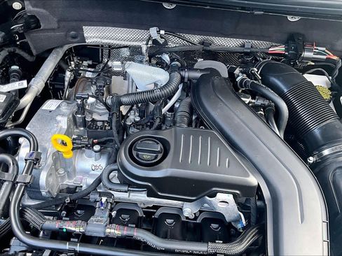 New 2026 Volkswagen Taos SE FWD image 17