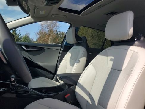 New 2026 Kia Niro EX image 14