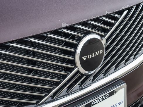 New 2025 Volvo XC90 B6 Core w/ Climate Package image 17