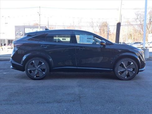 New 2025 Nissan Ariya Platinum image 8