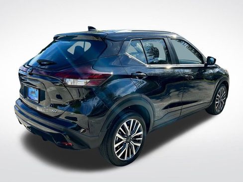 Used 2024 Nissan Kicks SV image 5