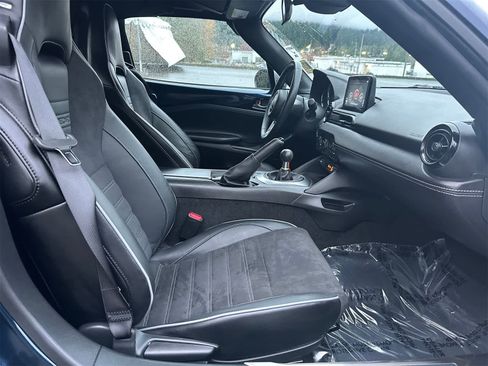 Used 2022 MAZDA MX-5 Miata Club w/ Interior Package image 13