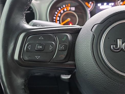 Used 2022 Jeep Gladiator Willys image 19