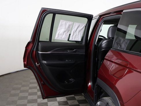 Used 2023 Jeep Grand Cherokee Limited image 21