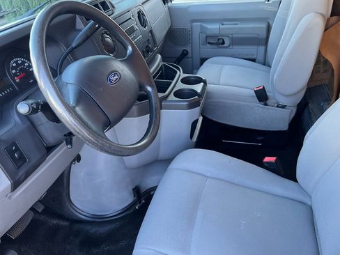 Used 2018 Ford E-450 and Econoline 450 Super Duty w/ Exterior Upgrade Package image 10
