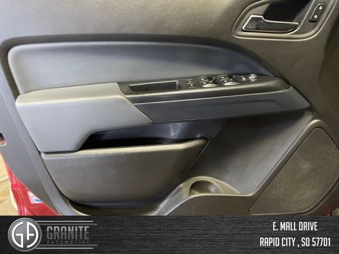Used 2015 Chevrolet Colorado Z71 AWD/4WD image 8