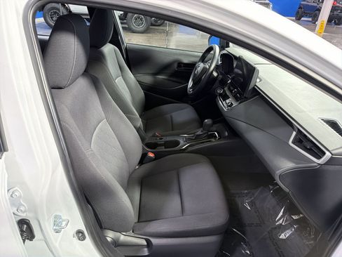 Used 2025 Toyota Corolla LE FWD image 23