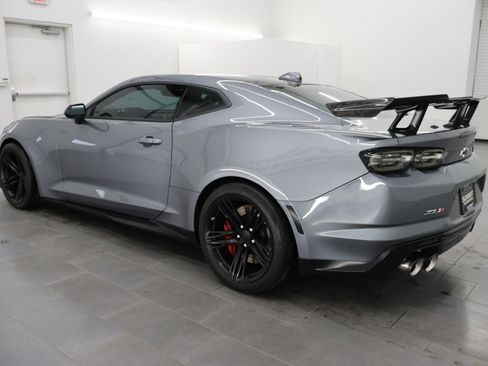 Used 2021 Chevrolet Camaro ZL1 RWD image 6