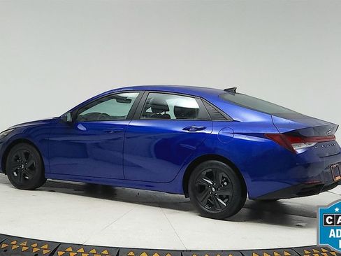 Used 2021 Hyundai Elantra SEL w/ Convenience Package image 3