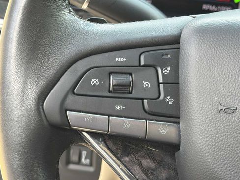 Used 2023 Cadillac Escalade ESV Premium Luxury AWD/4WD image 12