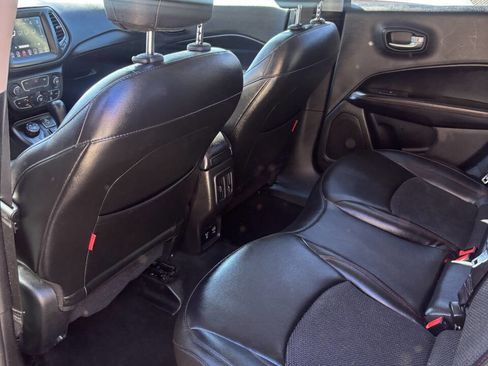 Used 2019 Jeep Compass Trailhawk w/ Popular Equipment Group AWD/4WD image 19