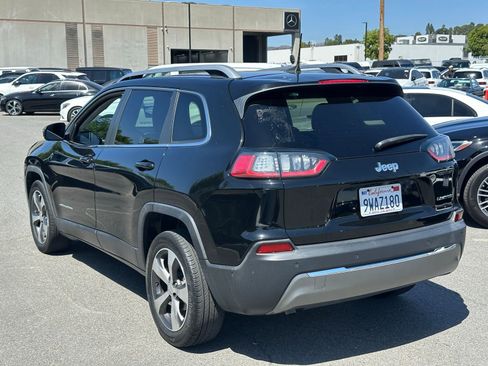 Used 2019 Jeep Cherokee Limited w/ Technology Group FWD image 7