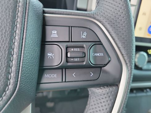 Used 2025 Toyota Tundra Limited AWD/4WD image 22