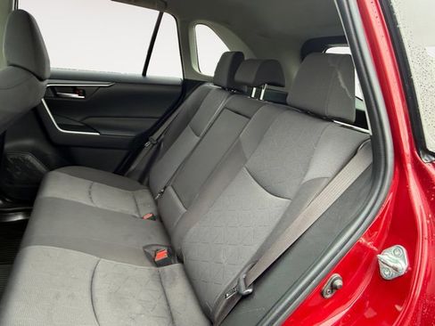 Used 2019 Toyota RAV4 XLE w/ Convenience Package image 13