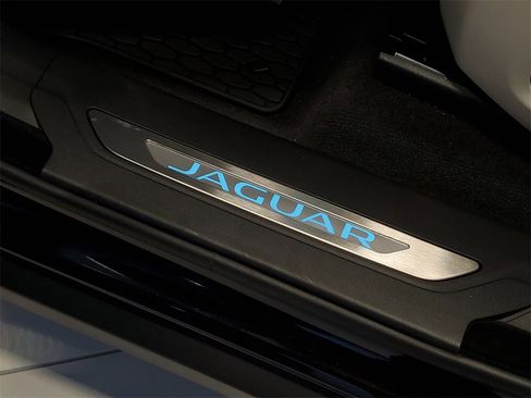 New 2026 Jaguar F-PACE SVR image 10