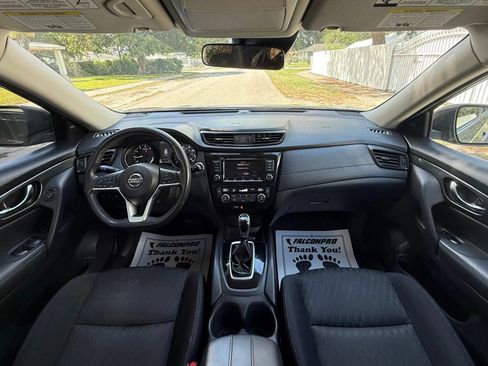 Used 2019 Nissan Rogue SV FWD image 10