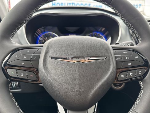 New 2026 Chrysler Pacifica Limited w/ S Appearance Package image 24