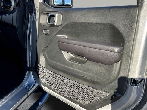 Used 2018 Jeep Wrangler Unlimited Sport S image 23