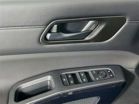 New 2025 Nissan Pathfinder SV image 17