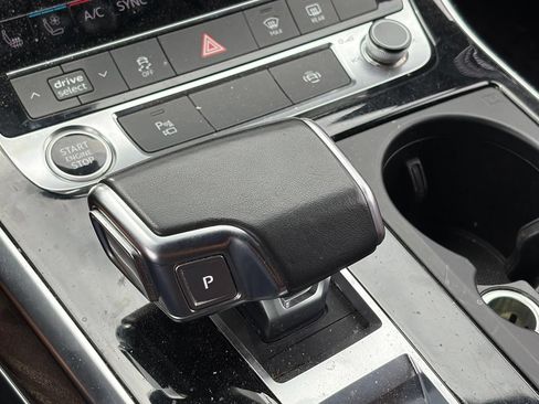 Used 2021 Audi Q8 Premium Plus AWD/4WD image 9