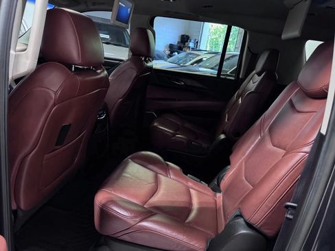 Used 2015 Cadillac Escalade ESV Luxury AWD/4WD image 15