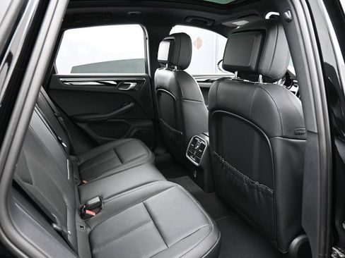 Certified 2026 Porsche Macan AWD/4WD image 28