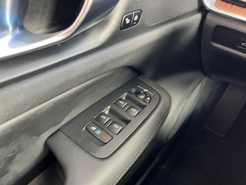 Used 2025 Volvo V60 B5 Cross Country Plus image 20