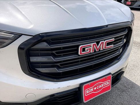Used 2020 GMC Terrain SLE w/ Elevation Edition image 32